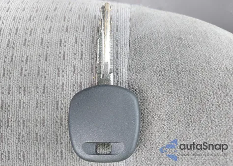 2005 Toyota Corolla Ce z USA, uszkodzony, nr VIN 2T1BR32E65C428810